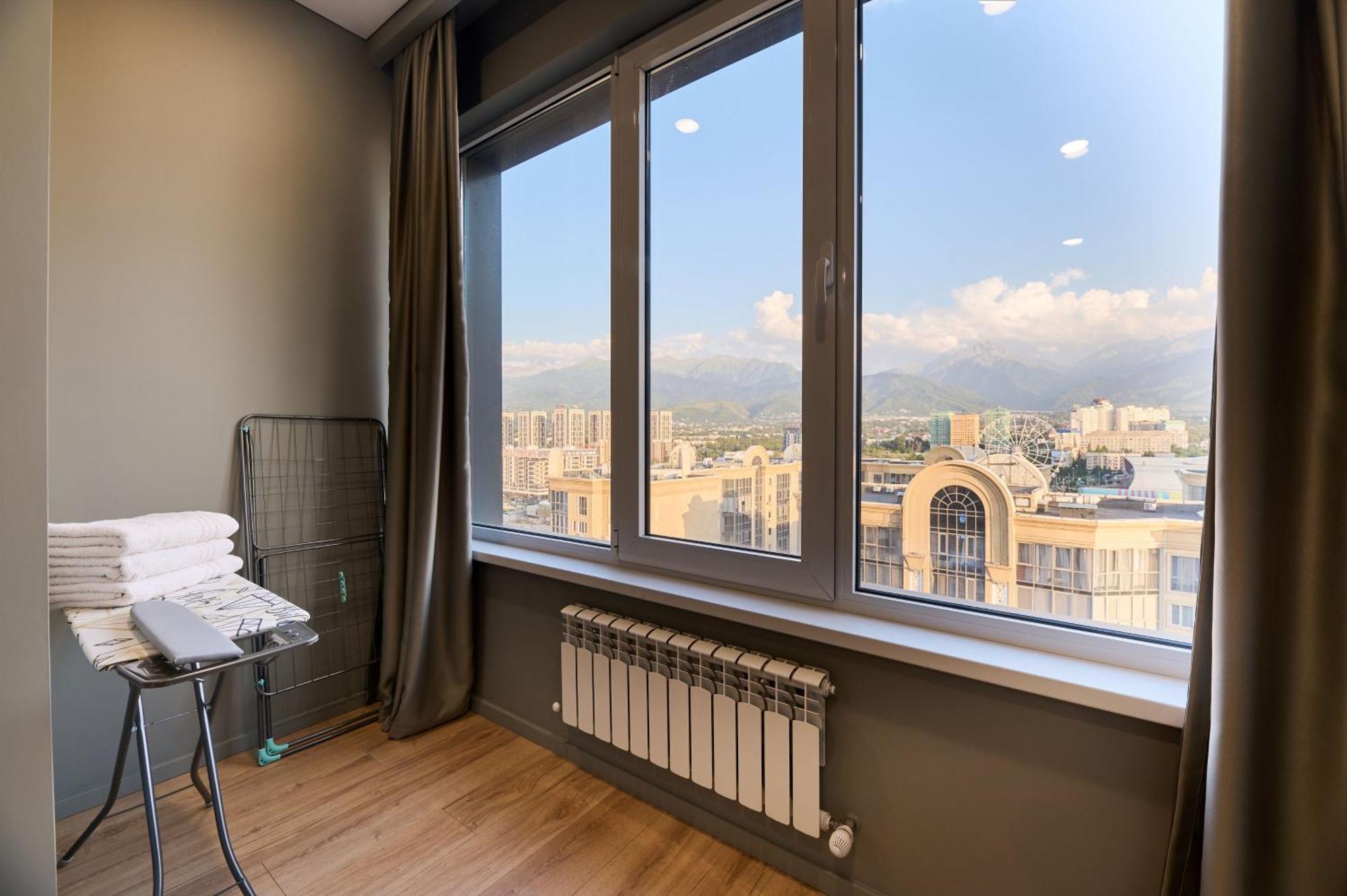 Five Business-Class Rooms In R-House Near Mega Center Almatý Exterior foto